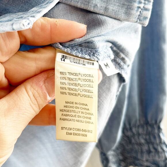 Cloth & Stone by Anthropologie Long Sleeve Button-Up Chambray Shirt Blue Medium - Picture 4 of 4